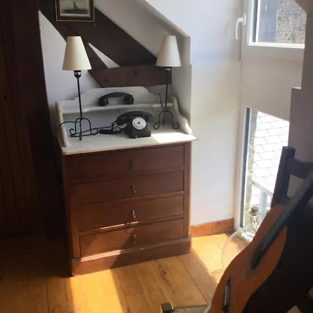 Semesterbostad Au Pre Du Mont St Michel *