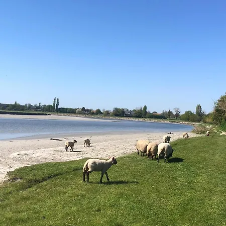 Дом отдыха Au Pre Du Mont St Michel *