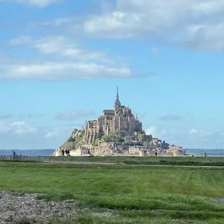 Au Pre Du Mont St Michel *